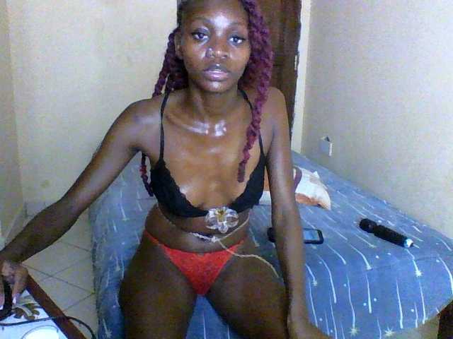 Luna-Noir live cam on BongaCams