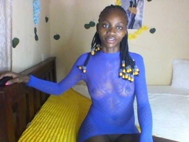 Luna-Noir live cam on BongaCams