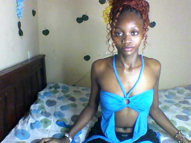 Luna-Noir live cam on BongaCams