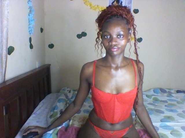 Luna-Noir live cam on BongaCams