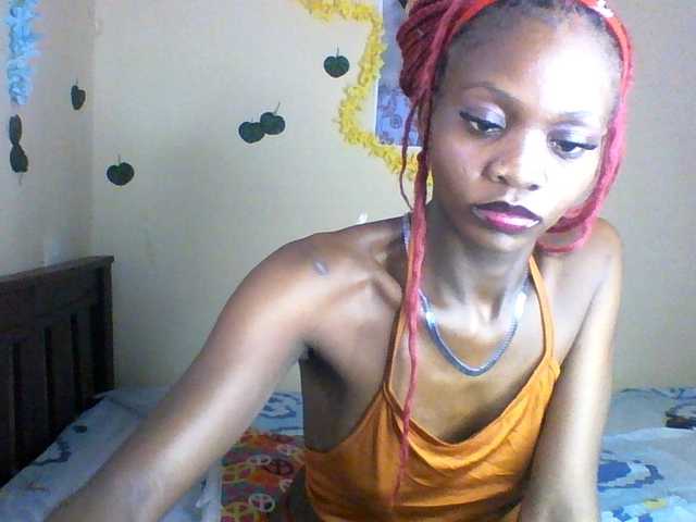 Luna-Noir live cam on BongaCams