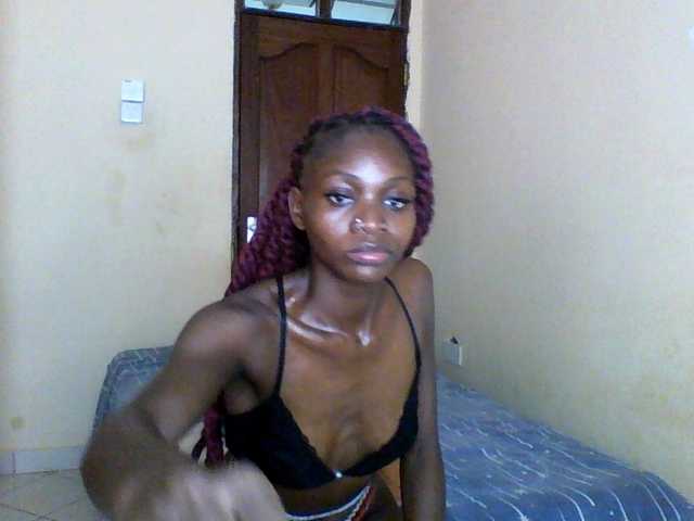 Luna-Noir live cam on BongaCams