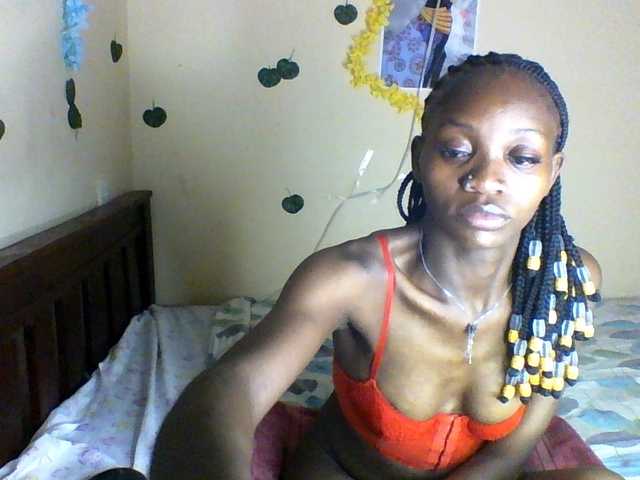 Luna-Noir live cam on BongaCams