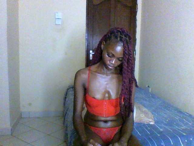 Luna-Noir live cam on BongaCams