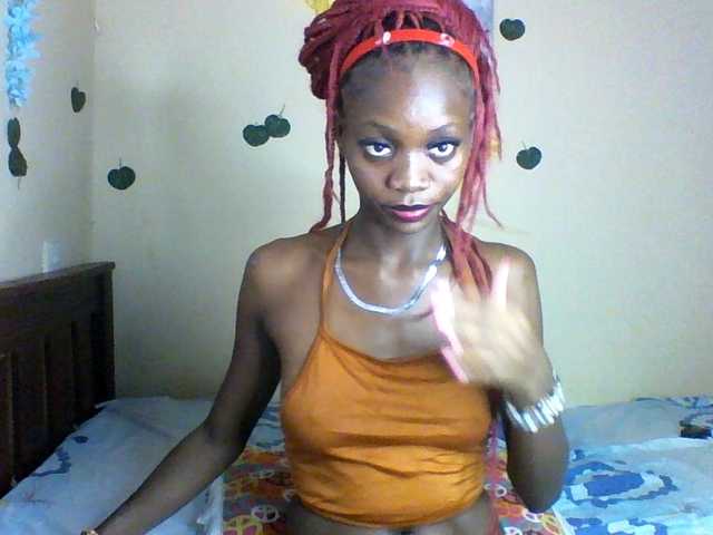 Luna-Noir live cam on BongaCams