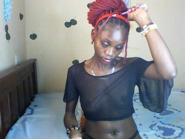 Luna-Noir live cam on BongaCams