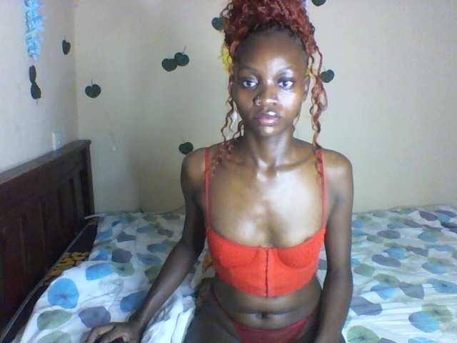 Luna-Noir live cam on BongaCams