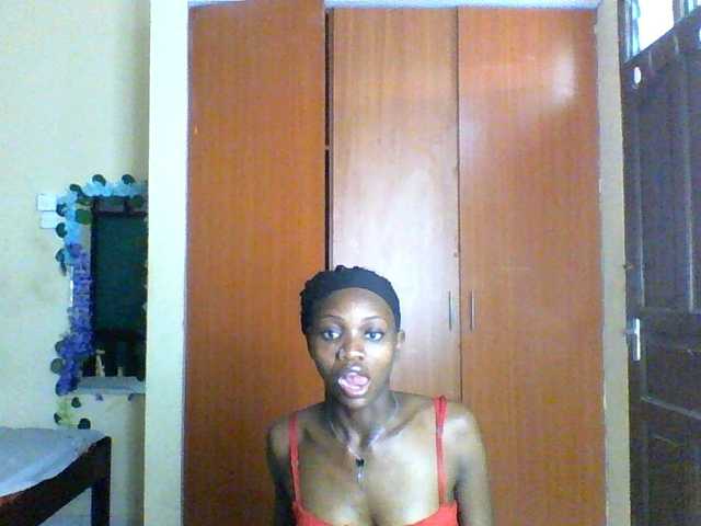 Luna-Noir live cam on BongaCams