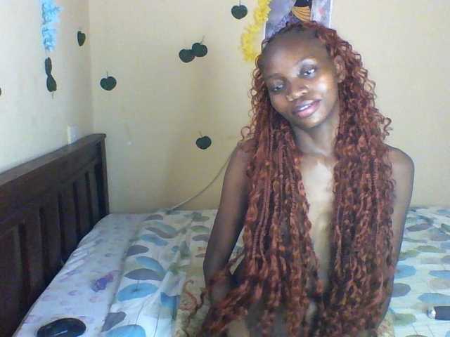Luna-Noir live cam on BongaCams