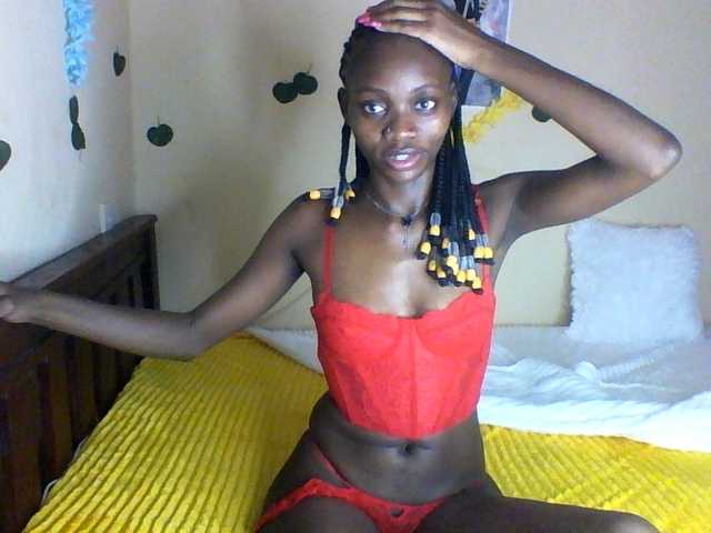 Luna-Noir live cam on BongaCams