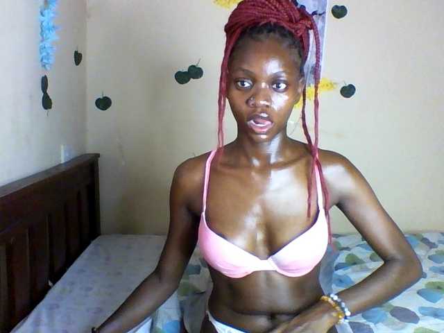 Luna-Noir live cam on BongaCams