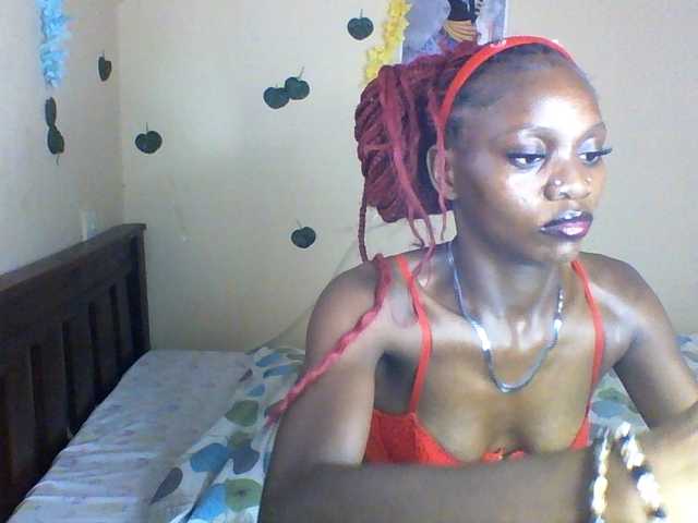 Luna-Noir live cam on BongaCams