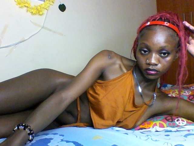 Luna-Noir live cam on BongaCams