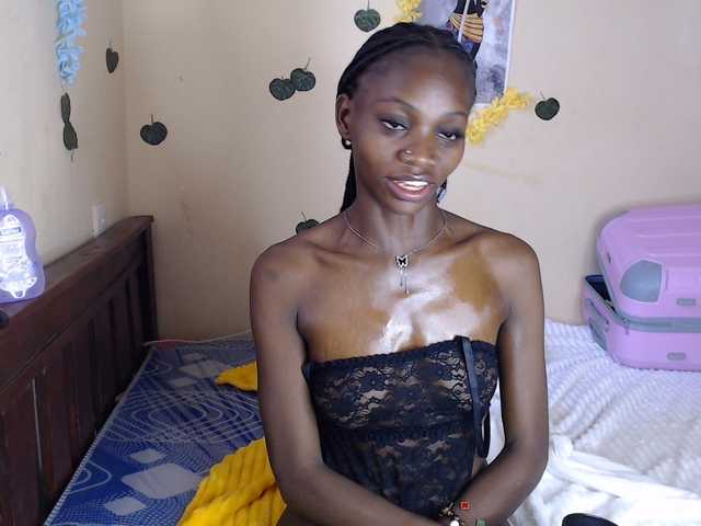 Luna-Noir live cam on BongaCams