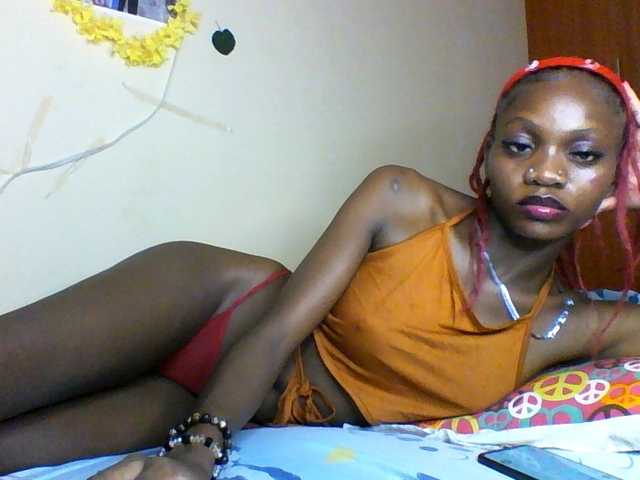 Luna-Noir live cam on BongaCams
