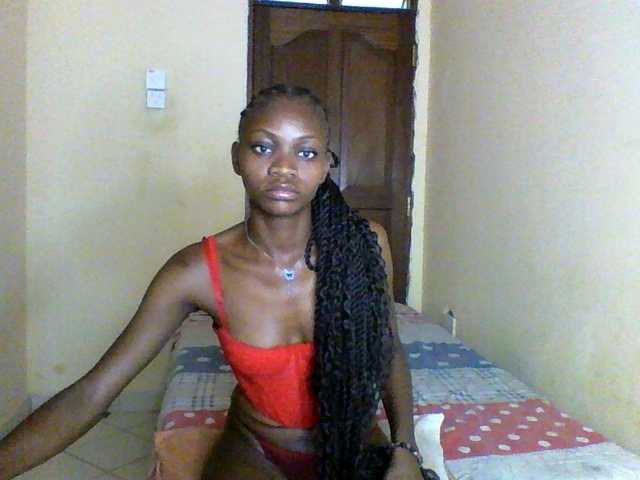 Luna-Noir live cam on BongaCams