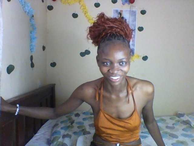 Luna-Noir live cam on BongaCams