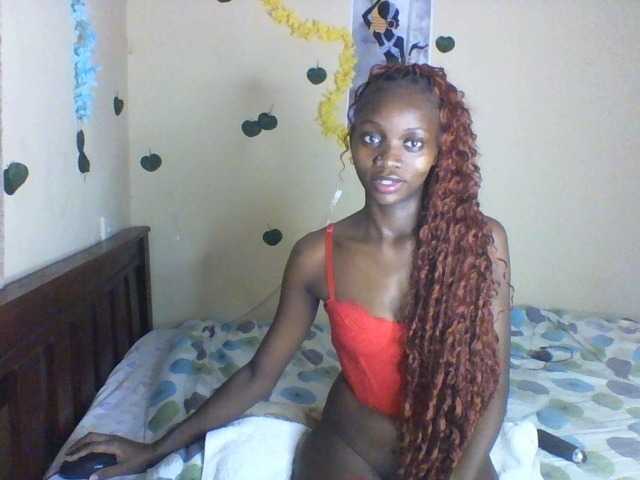 Luna-Noir live cam on BongaCams