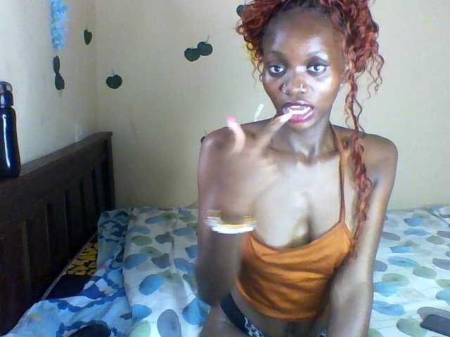 Luna-Noir live cam on BongaCams