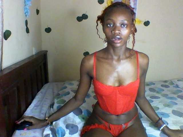Luna-Noir live cam on BongaCams