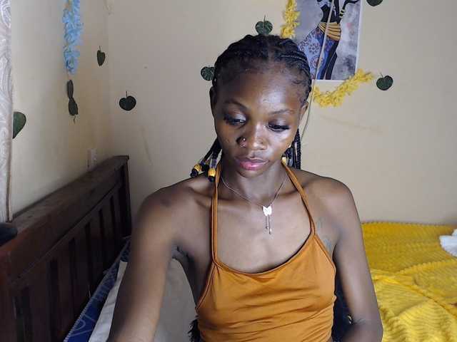 Luna-Noir live cam on BongaCams