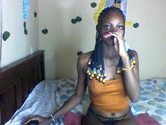 Luna-Noir live cam on BongaCams