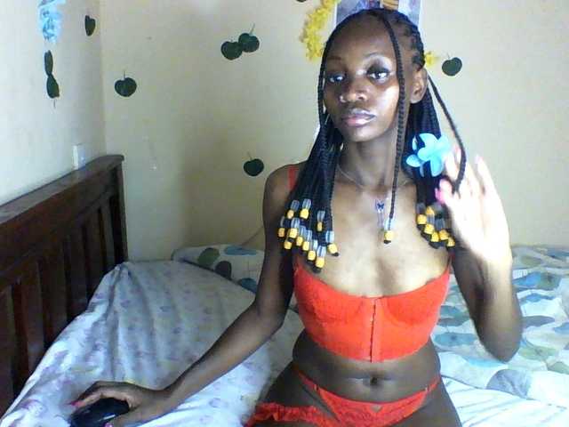 Luna-Noir live cam on BongaCams