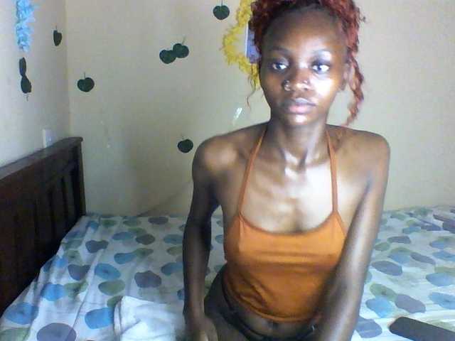 Luna-Noir live cam on BongaCams