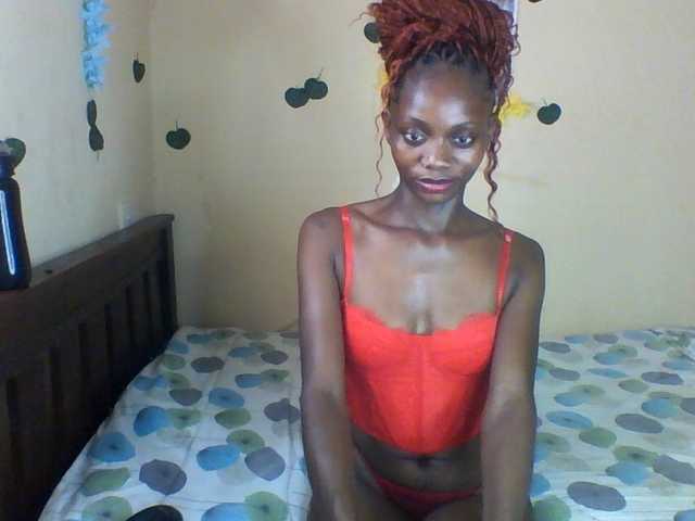 Luna-Noir live cam on BongaCams