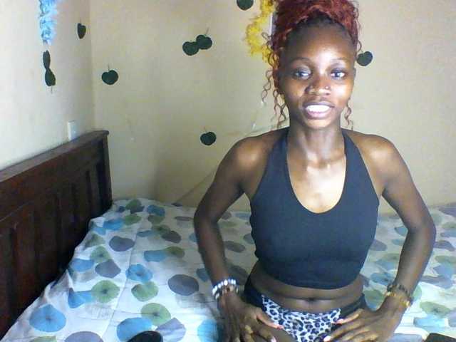 Luna-Noir live cam on BongaCams