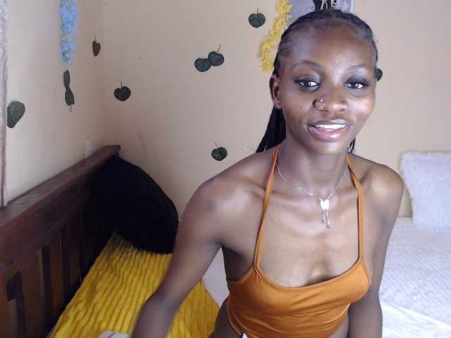 Luna-Noir live webcam show