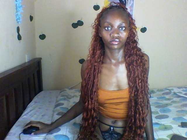 Luna-Noir live cam on BongaCams