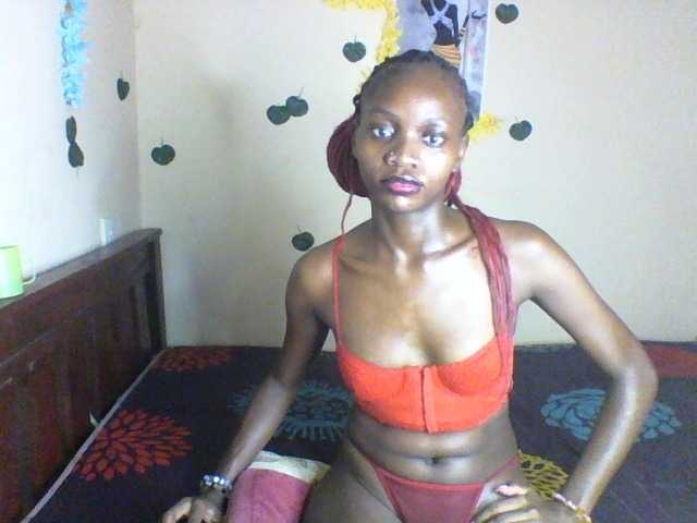 Luna-Noir live cam on BongaCams