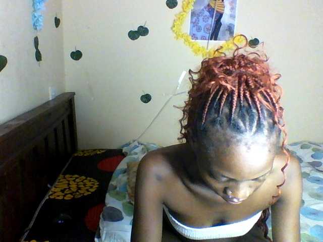 Luna-Noir live cam on BongaCams