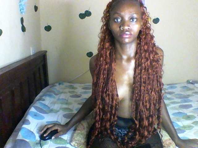 Luna-Noir live cam on BongaCams