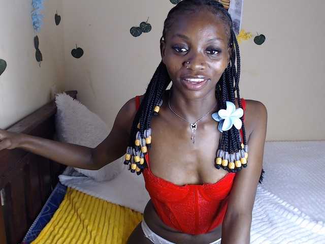 Luna-Noir live cam on BongaCams