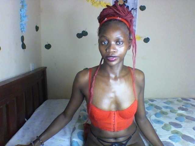 Luna-Noir live cam on BongaCams