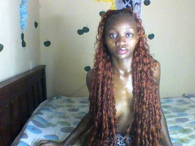 Luna-Noir live cam on BongaCams