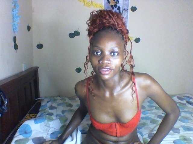 Luna-Noir live cam on BongaCams