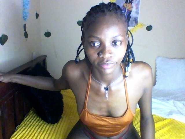 Luna-Noir live cam on BongaCams