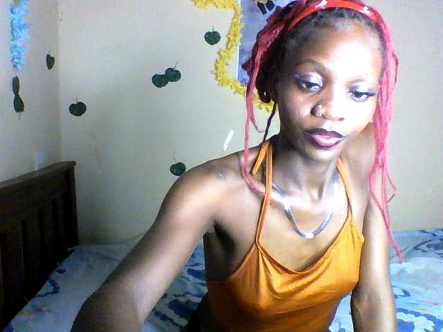 Luna-Noir live cam on BongaCams