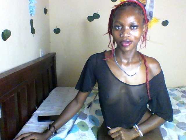 Luna-Noir live cam on BongaCams