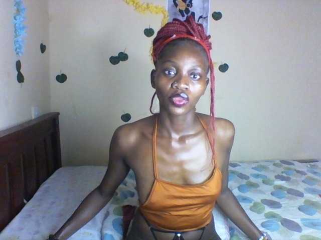 Luna-Noir live cam on BongaCams