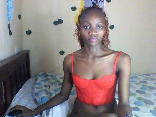 Luna-Noir live cam on BongaCams