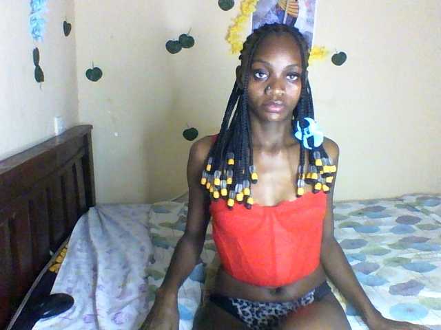 Luna-Noir live cam on BongaCams