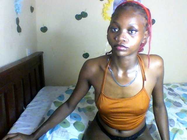Luna-Noir live cam on BongaCams