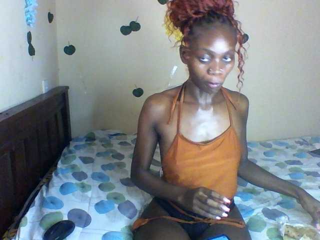 Luna-Noir live cam on BongaCams