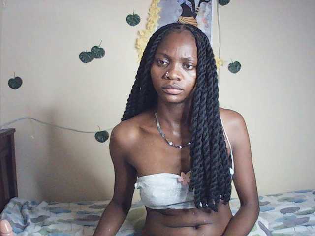 Luna-Noir's BongaCams show and profile