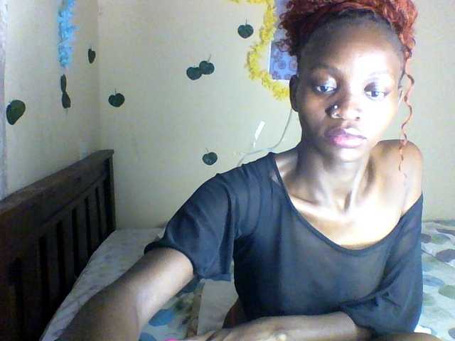 Luna-Noir live cam on BongaCams