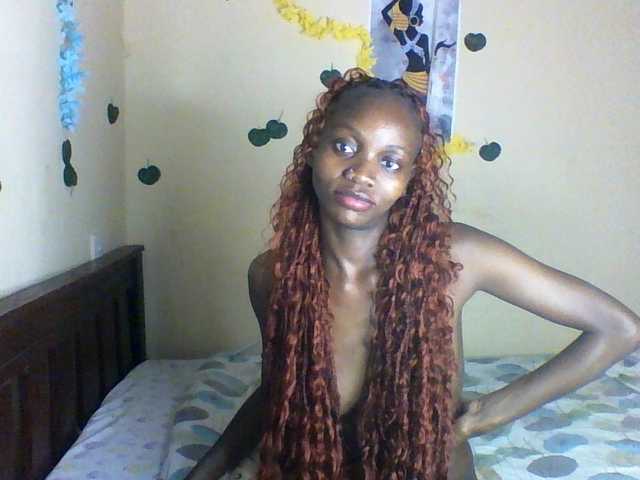 Luna-Noir live cam on BongaCams